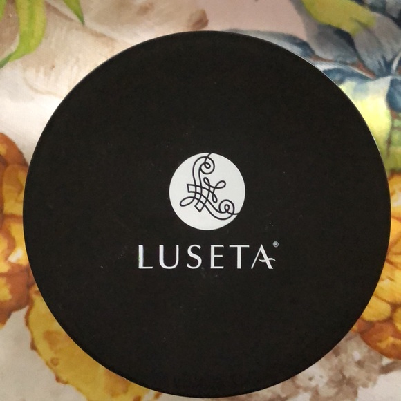 BNIB and Hermetically sealed Luseta Rose oil Hair Mask - Picture 3 of 3